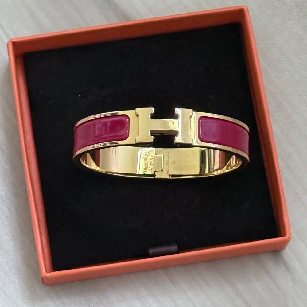 Hermès Clic H Bracelet – Rose Pourpre / Gold Plated – PM Size